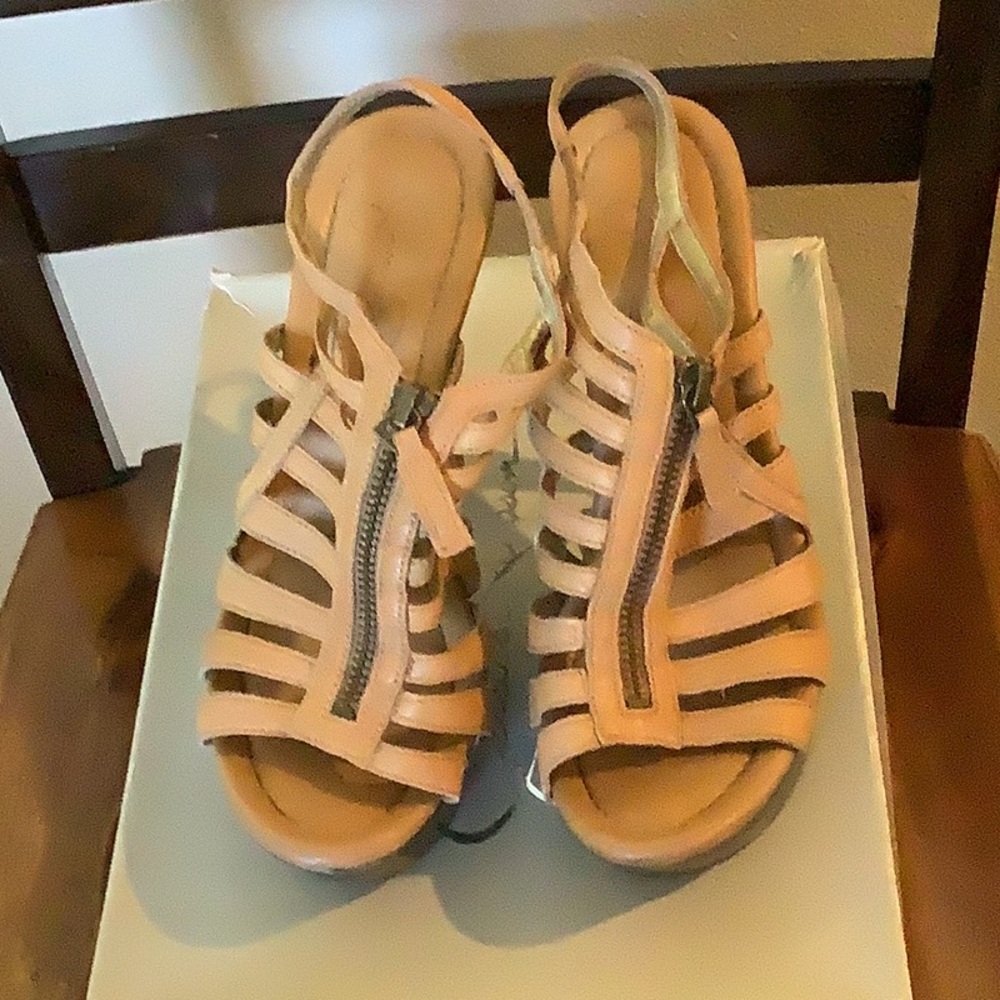 Jessica Simpson Tan Sandals